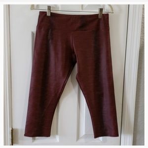 Onzie Snakeskin Capri Leggings